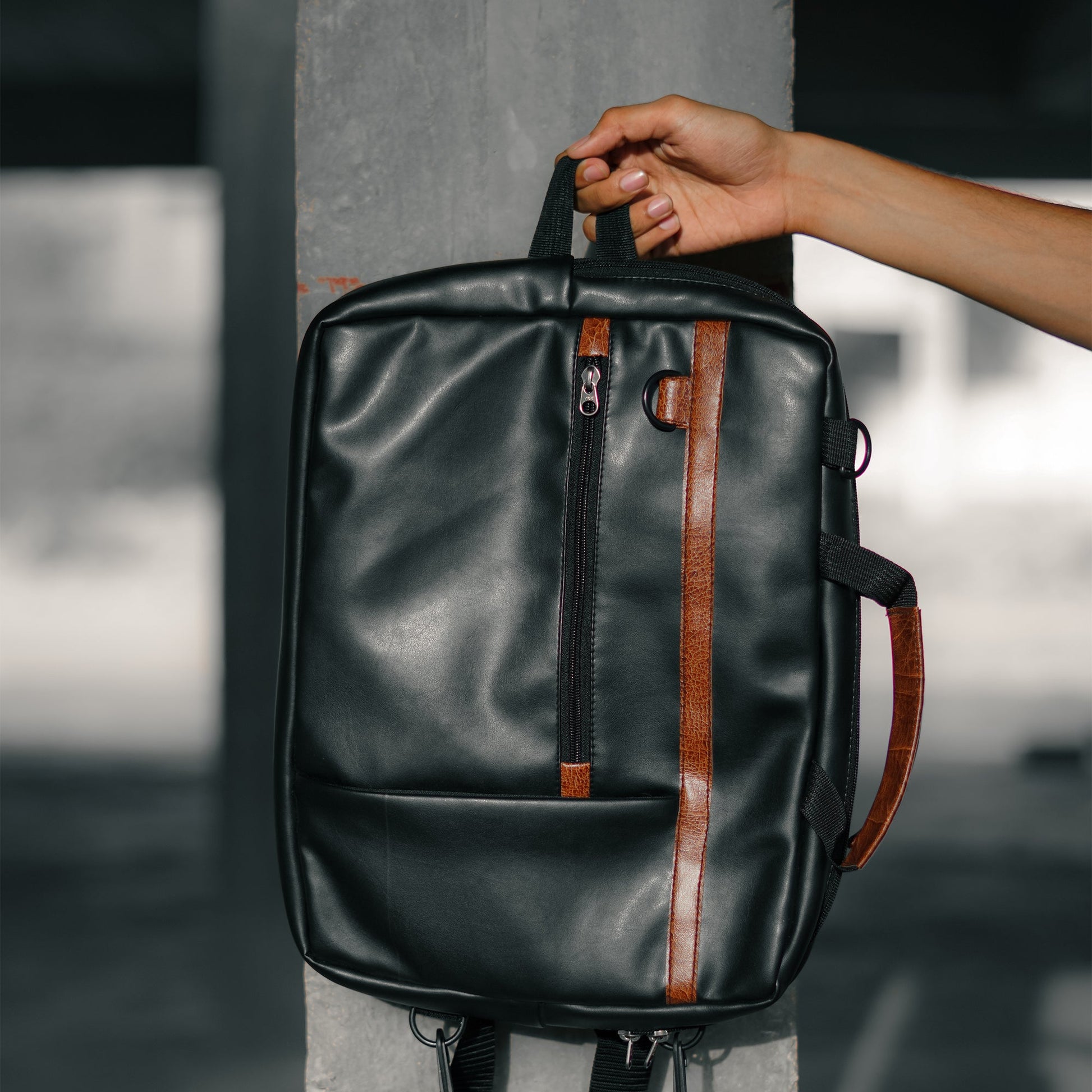 Vintage Convertible Laptop Sleeve Backpack - BREACHIT