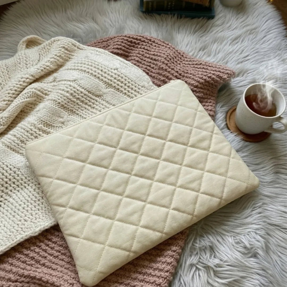 Warm Ivory Quilt Puffer Laptop Sleeve - BREACHIT