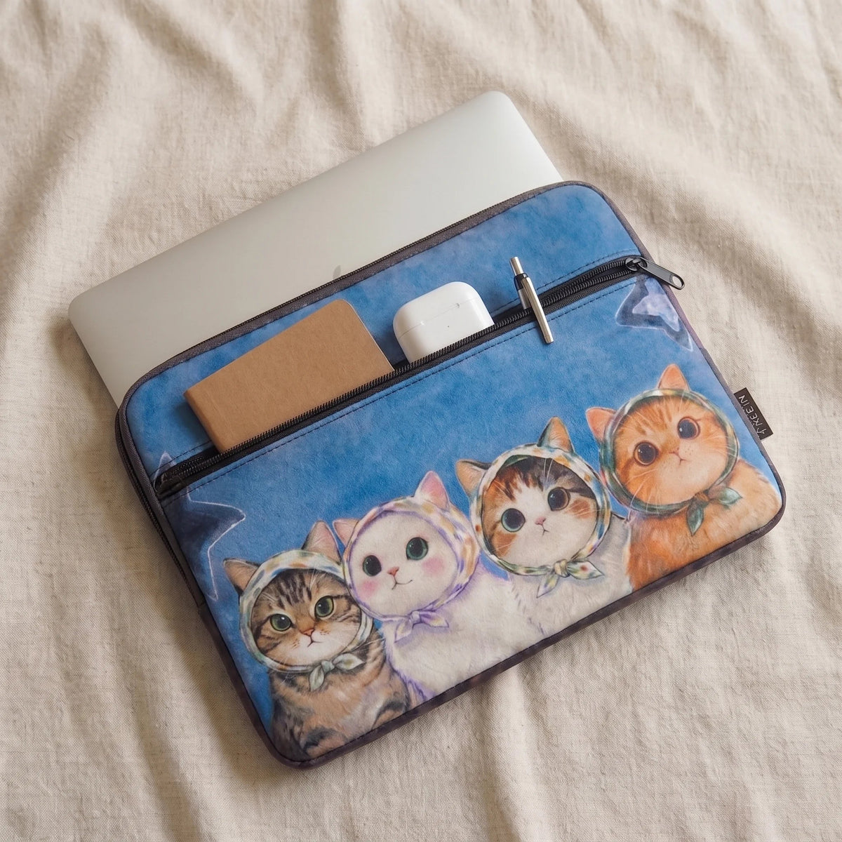 Cozy Cat Crew Laptop Sleeve - BREACHIT
