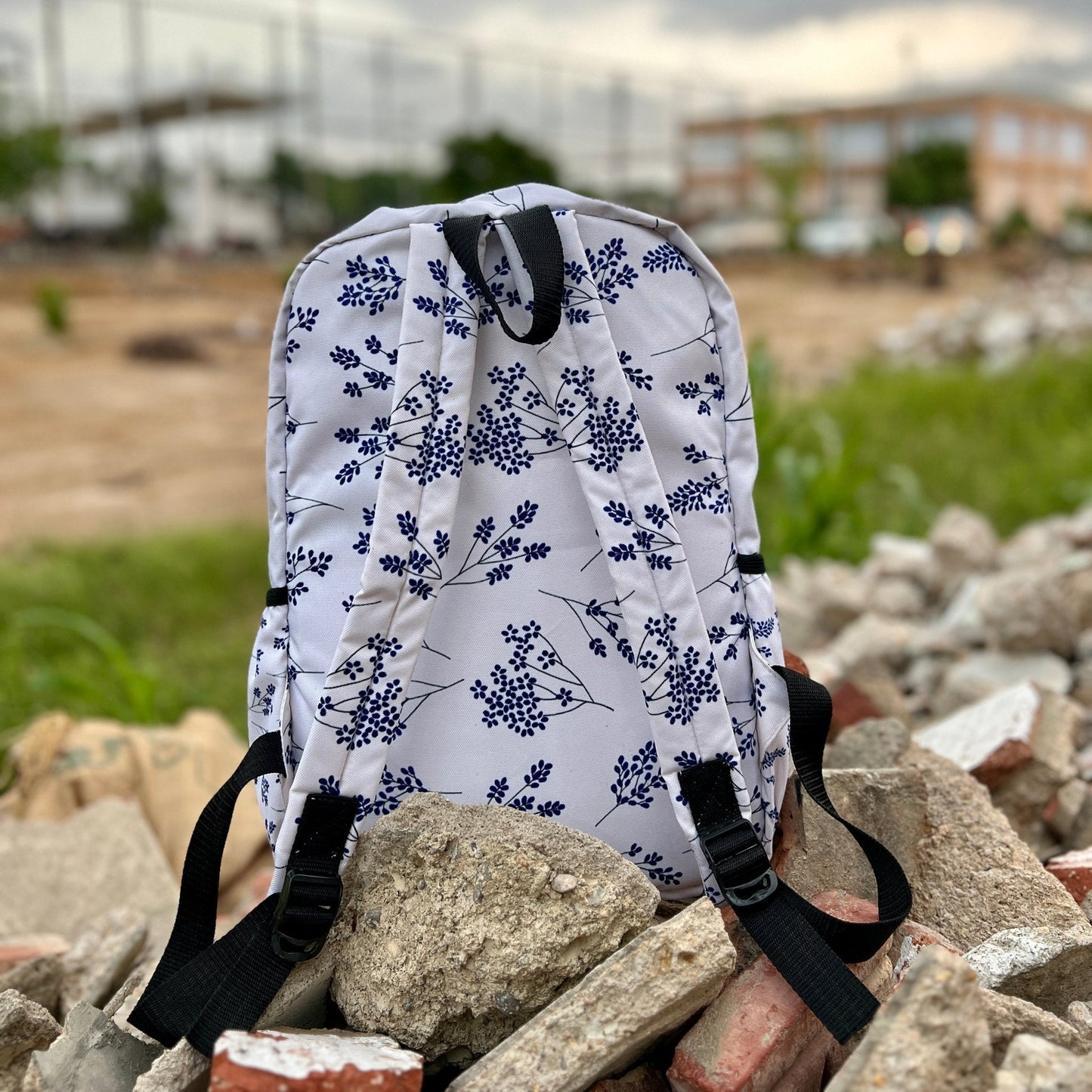 DB130 Wild Flowers Allover Printed Backpack - BREACHIT