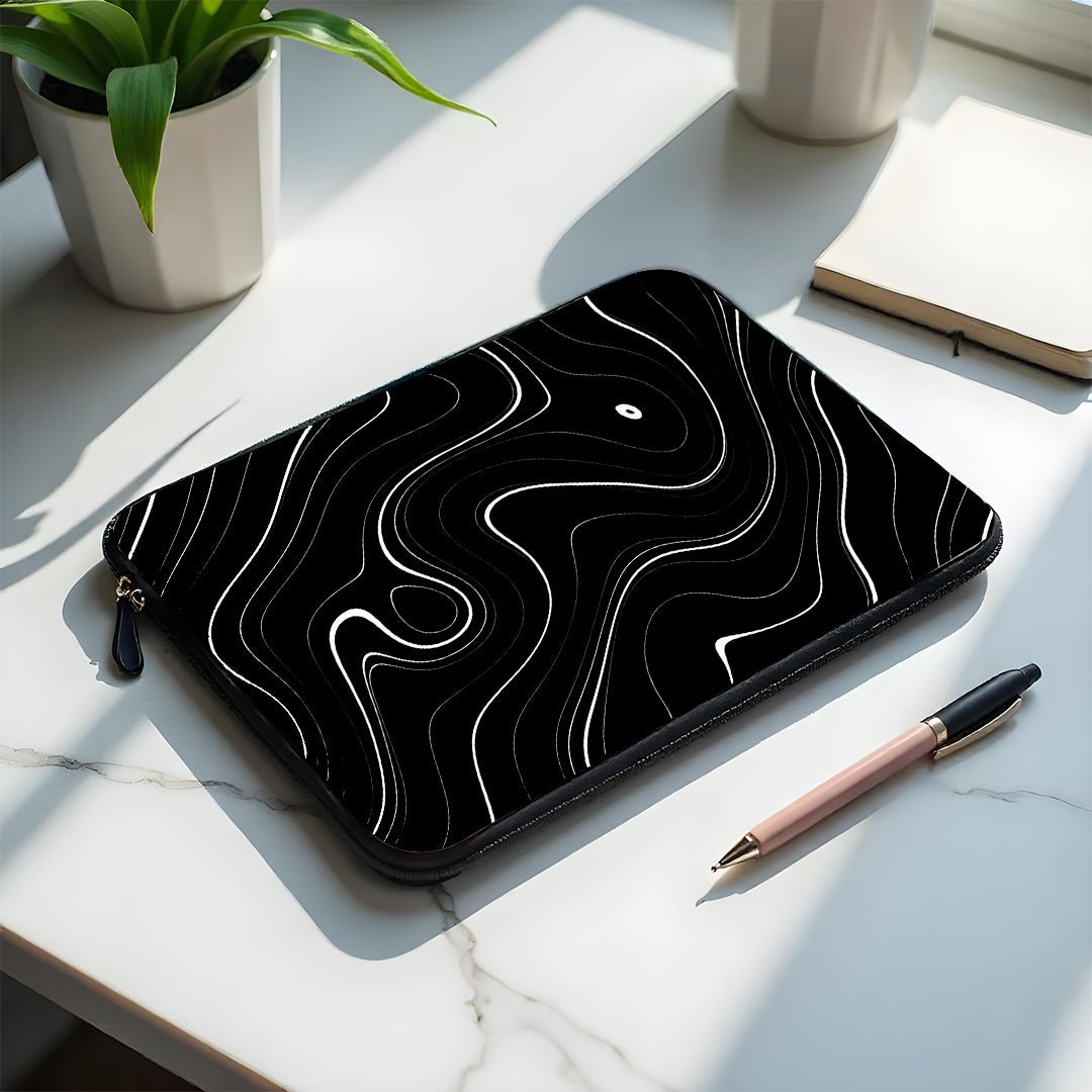 L233 Black lines Laptop Sleeve - BREACHIT