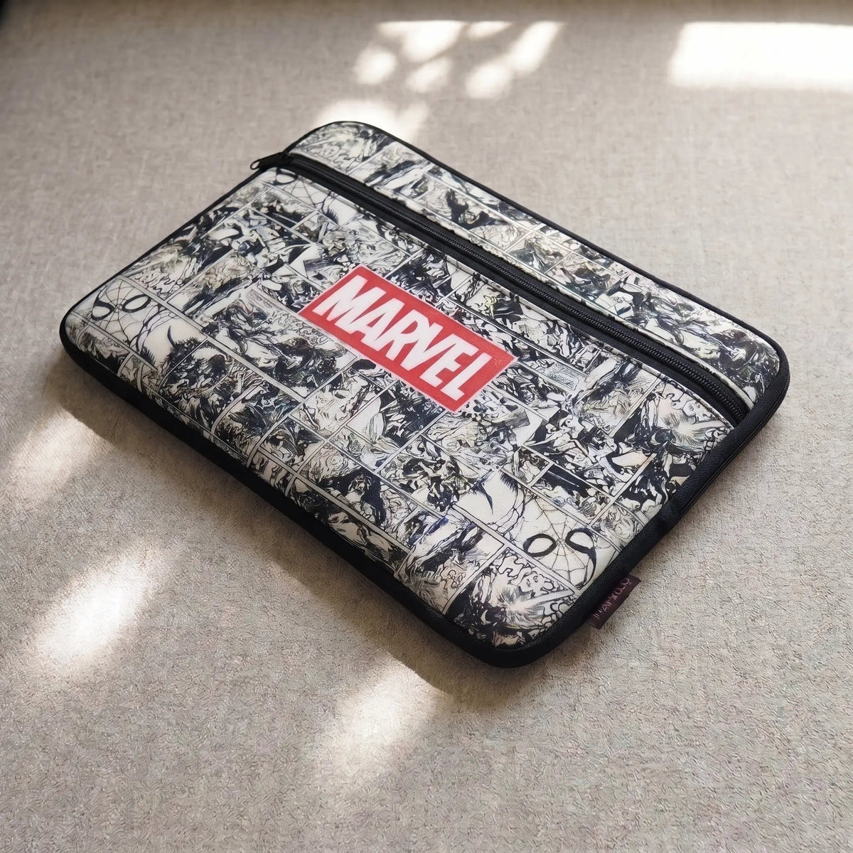 Marvel Laptop Sleeve - BREACHIT