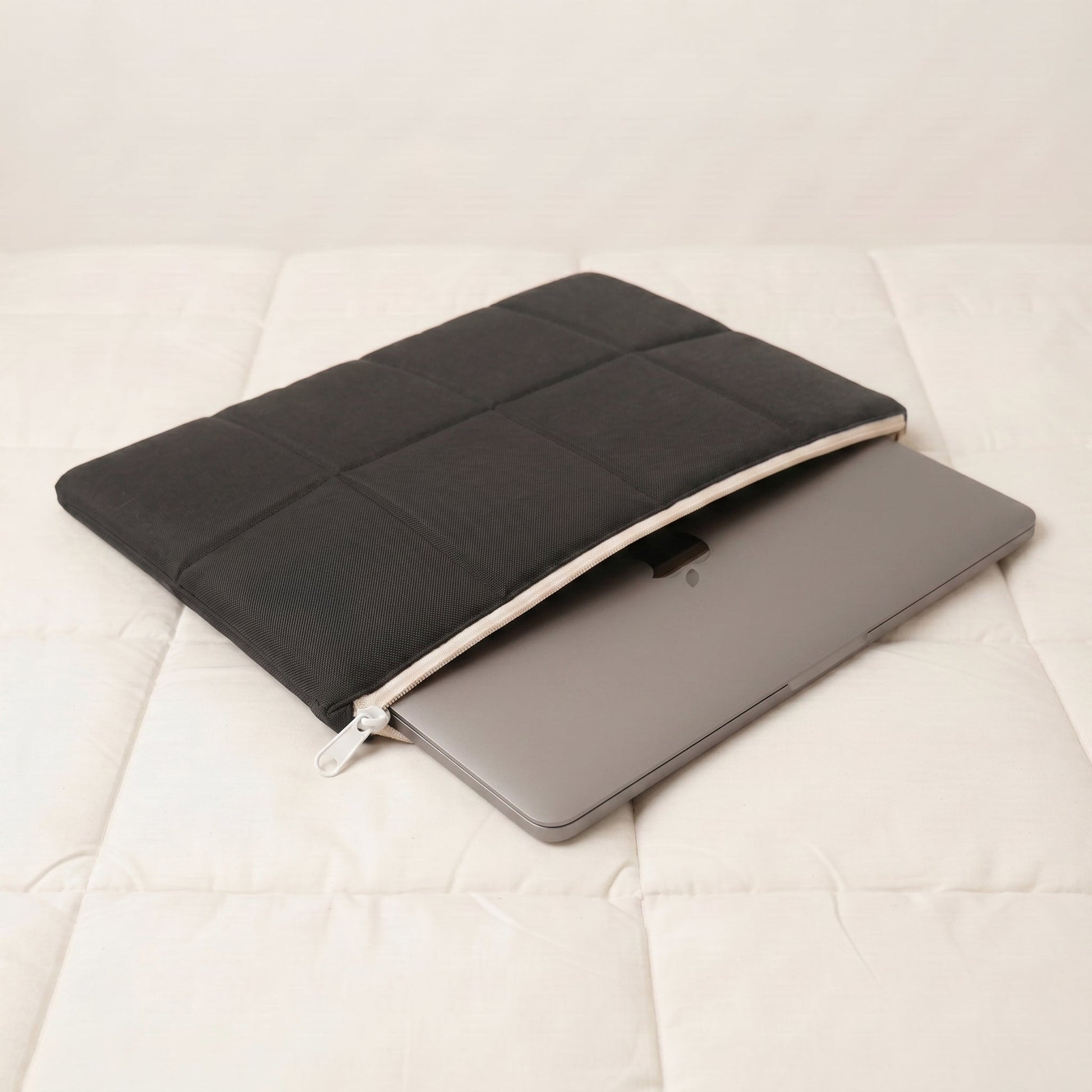 Midnight Black Quilt Puffer Laptop Sleeve - BREACHIT