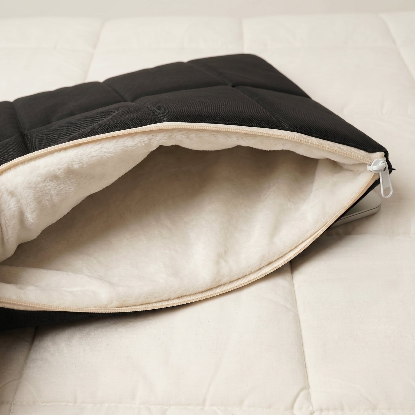 Midnight Black Quilt Puffer Laptop Sleeve - BREACHIT