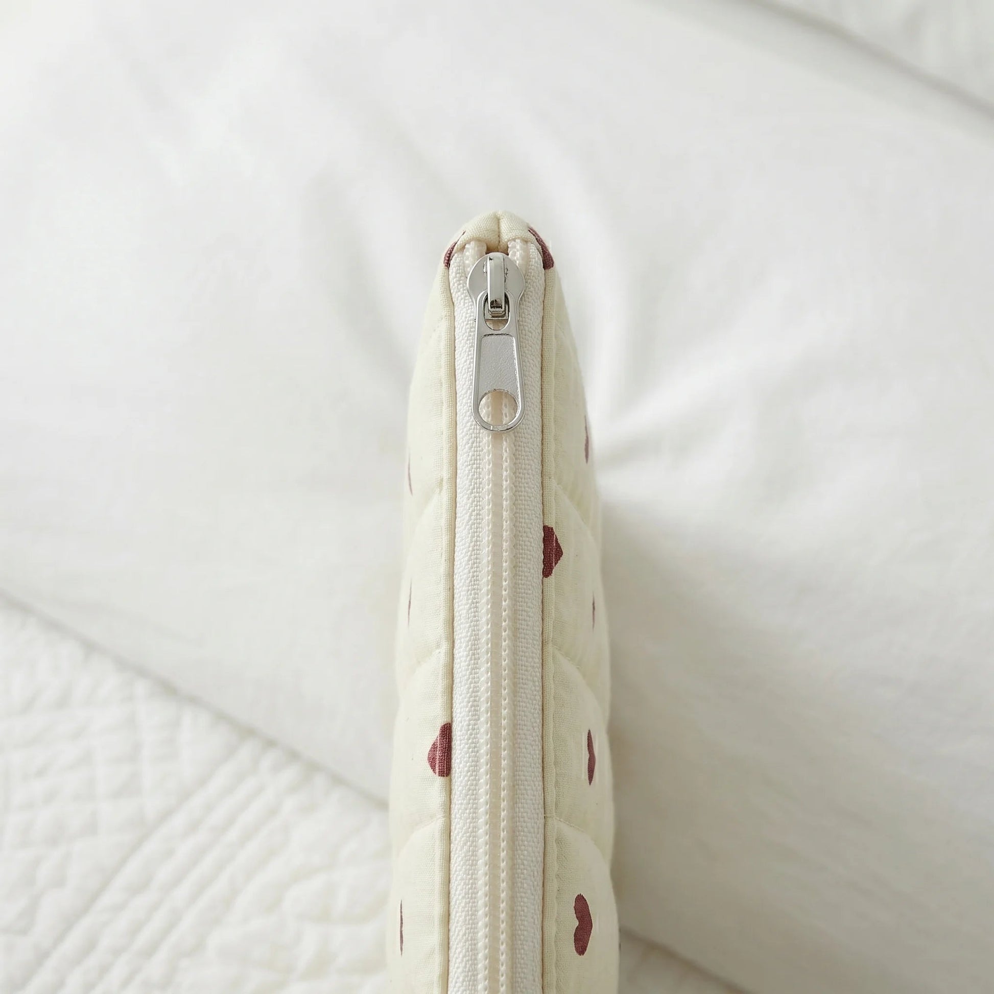 Petit Coeur Quilt Puffer Laptop Sleeve - BREACHIT