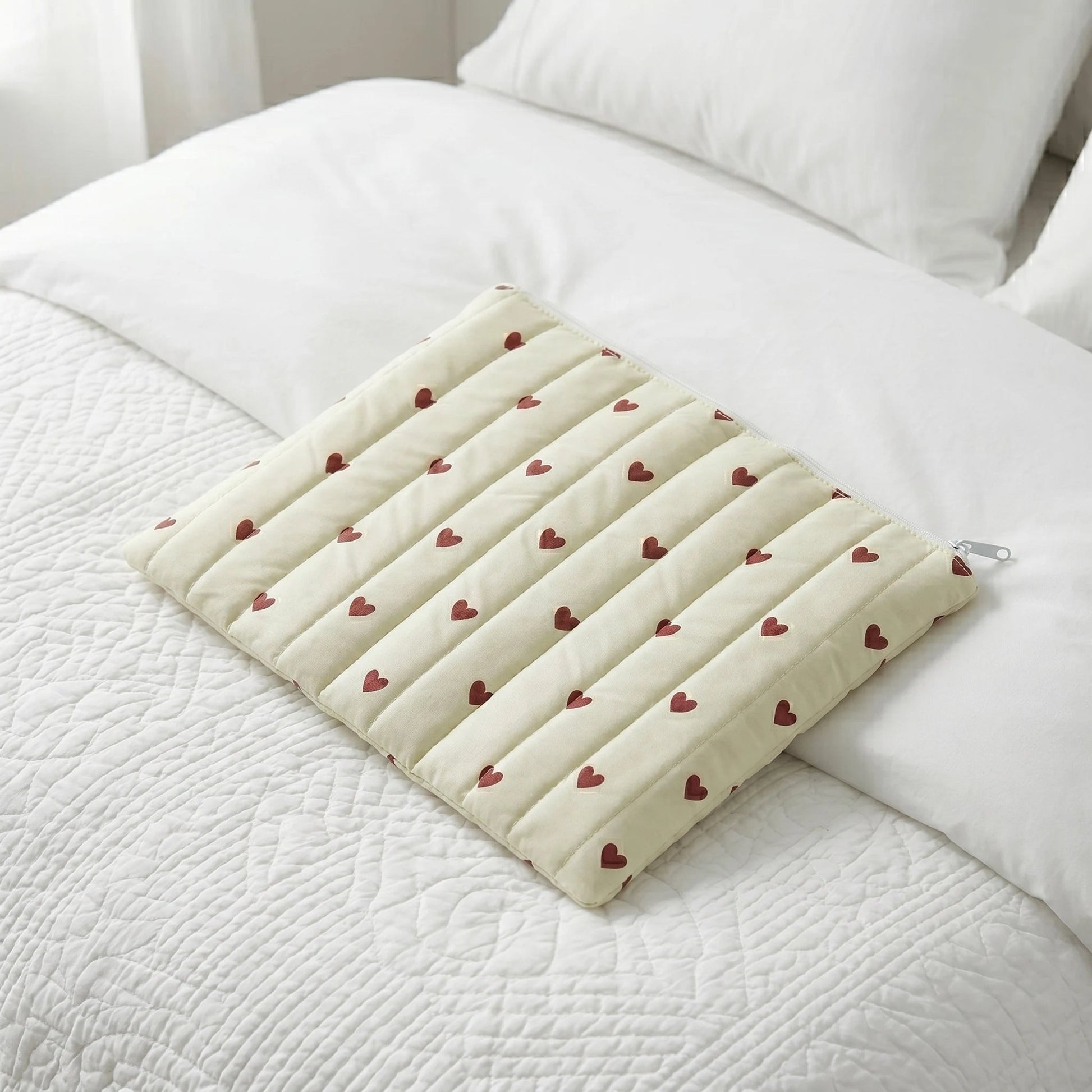 Petit Coeur Quilt Puffer Laptop Sleeve - BREACHIT
