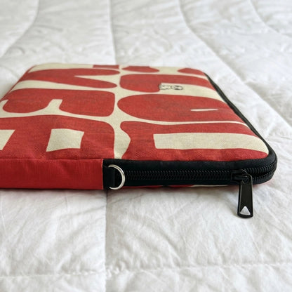 Retro Love Premium Laptop Sleeve - BREACHIT