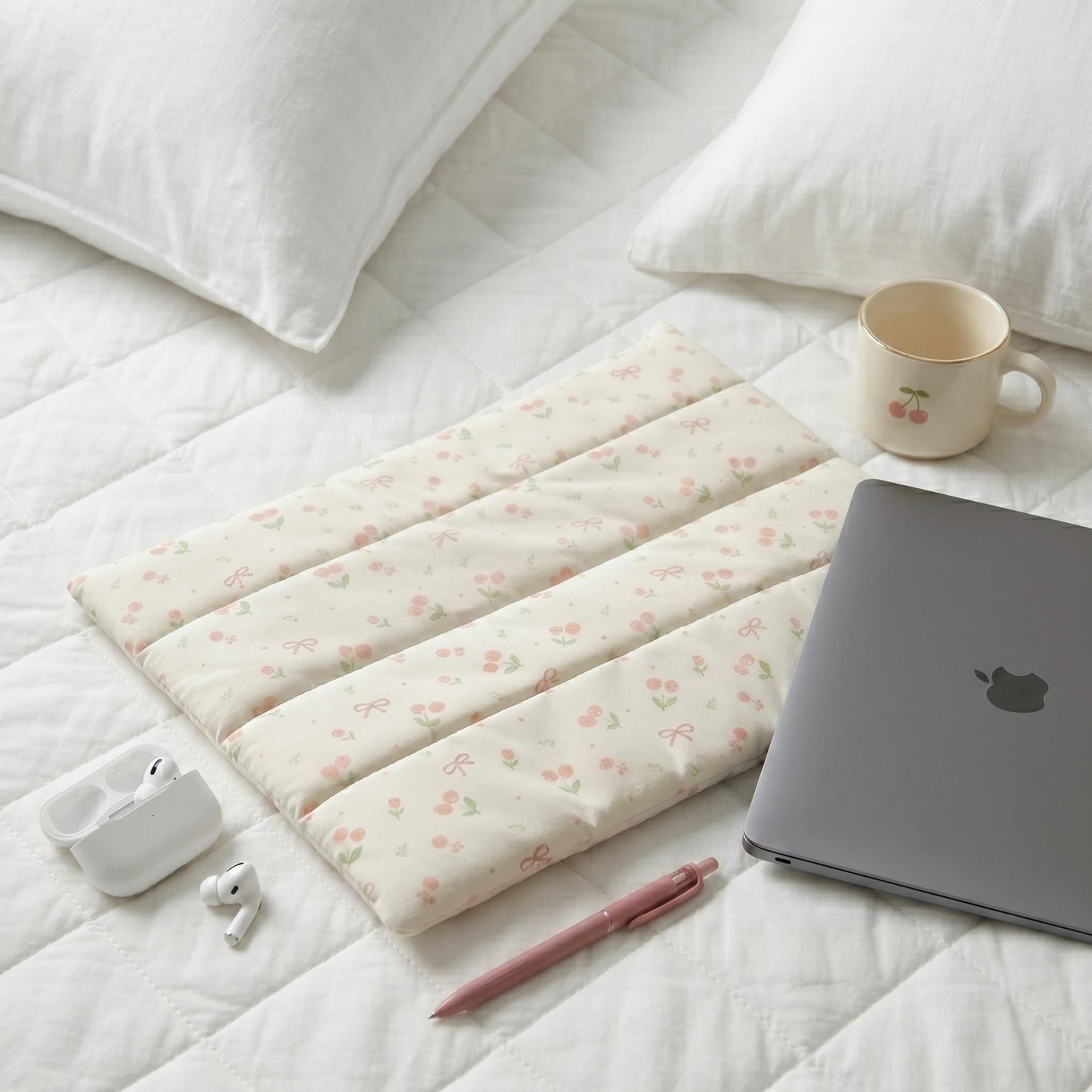 The Whisper Quilt Puffer Laptop Sleeve - BREACHIT